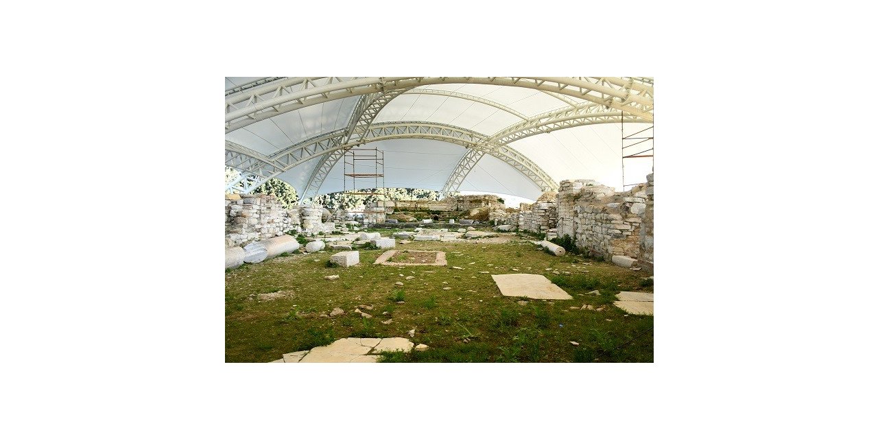 Kuşadası Belediyesi kentin tarihi değerlerine sahip çıkıyor