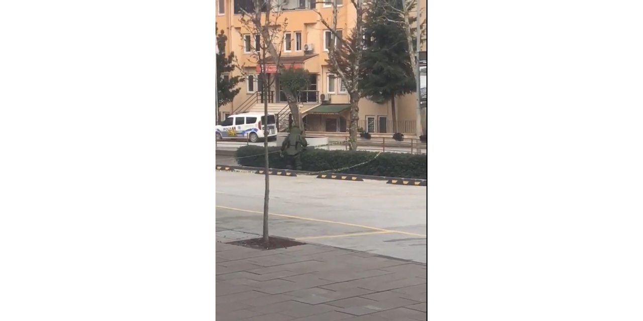 Yalova’da şüpheli çanta fünyeyle patlatıldı