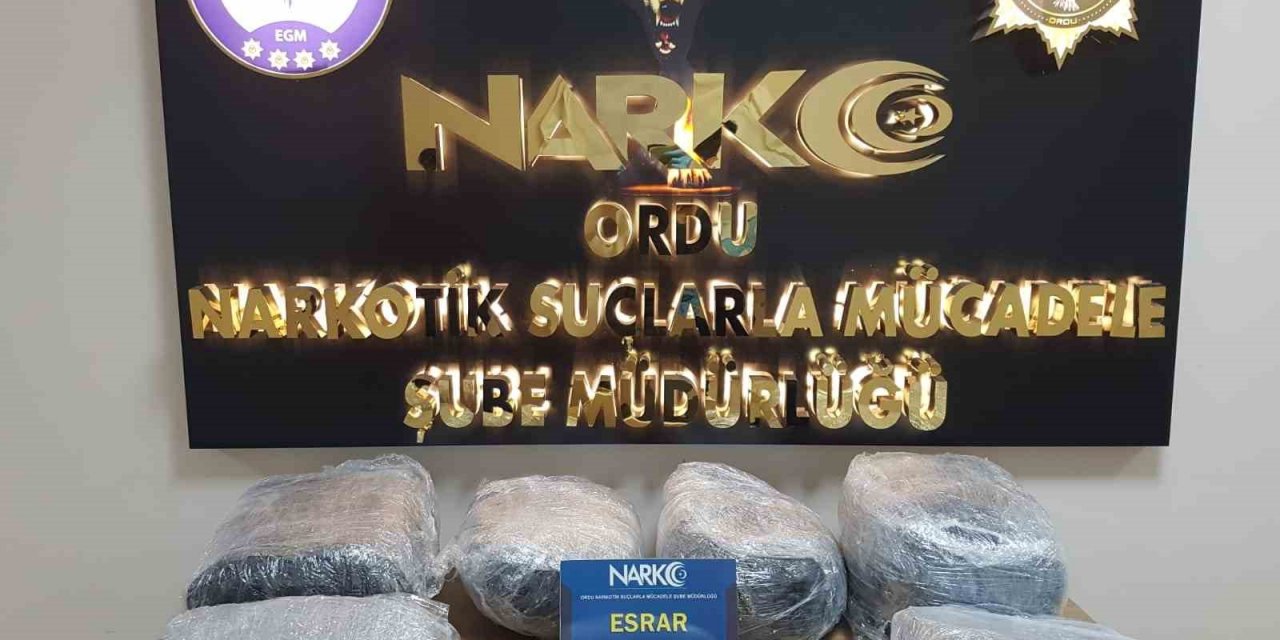 Ordu’da ‘dur’ ihtarına uymayan araçtan 22 kilo esrar çıktı: 5 kişi tutuklandı