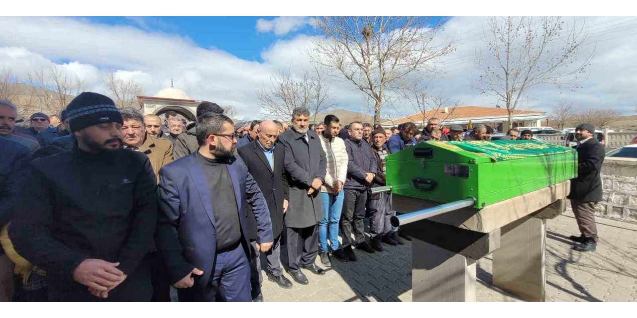 Milli Yol Partisi Genel Başkan Yardımcısı Göçmen, Karaalp’i son yolculuğunda yalnız bırakmadı