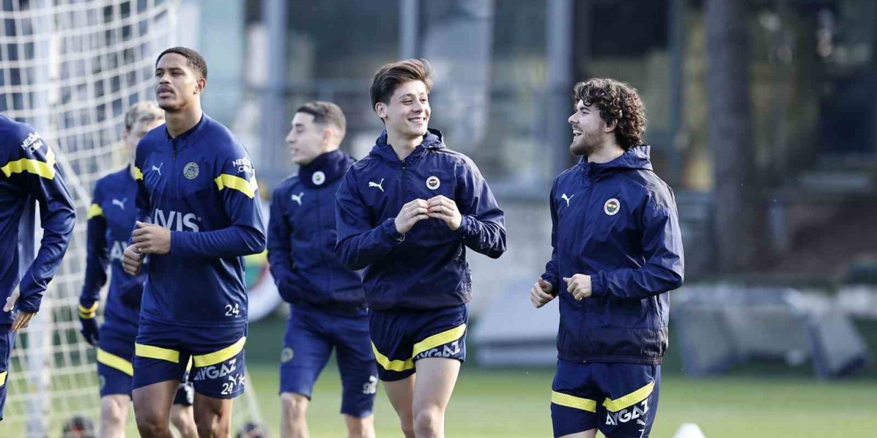 Fenerbahçe, Sevilla maçı hazırlıklarını sürdürdü