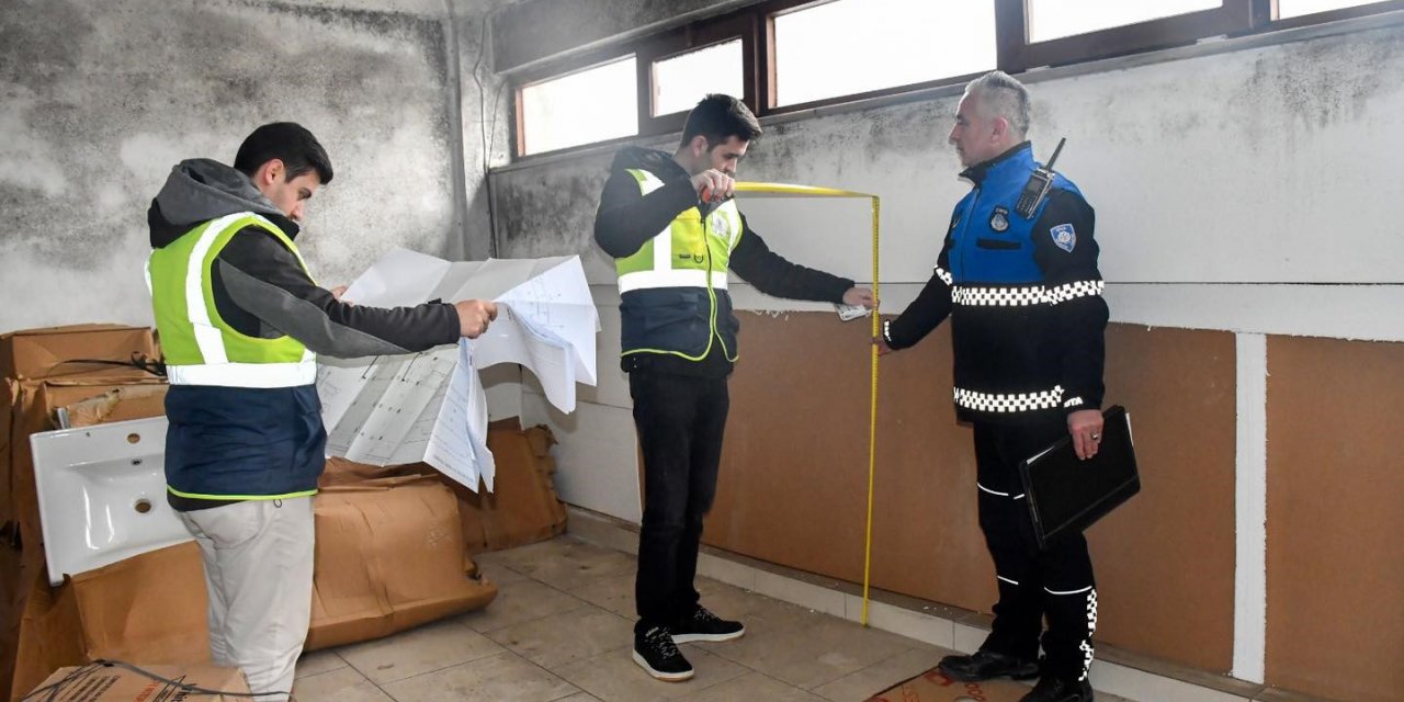 Biga Belediyesi ekipleri, zemin kat iş yerlerinde mimari proje uygunluğu denetimleri gerçekleştirdi