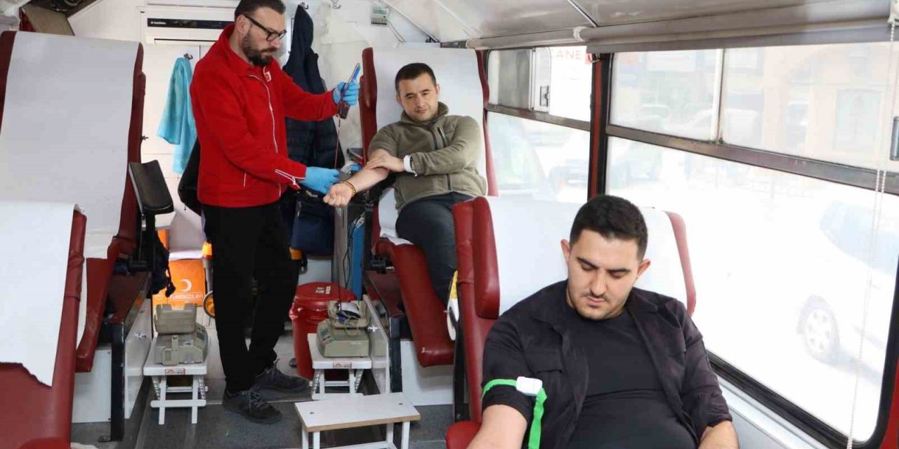 Kızılay’ın kan bağışına kaymakamdan destek