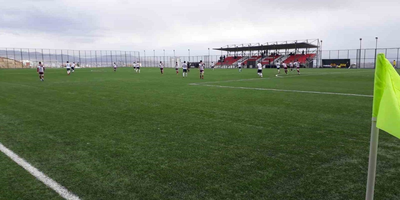 Elazığ’da okul sporları futbol müsabakaları başladı