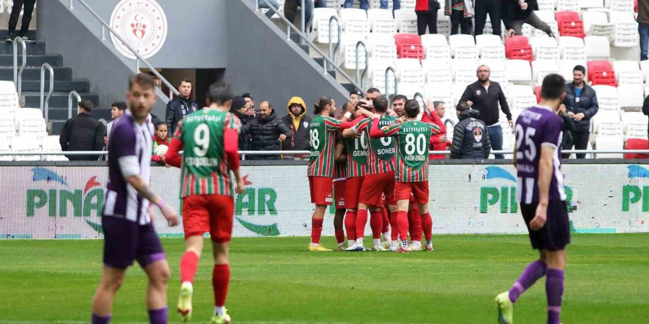 Karşıyaka evinde çok farklı