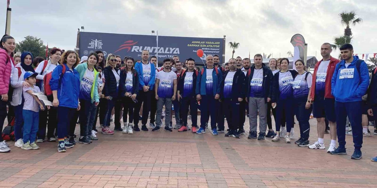 CK Enerji Akdeniz Bölgesi çalışanları, afetzede öğrencilerin eğitimleri için koştu