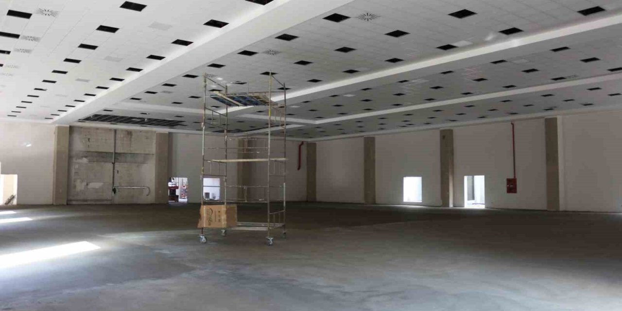 Serik düğün salonu inşaatında sona gelindi