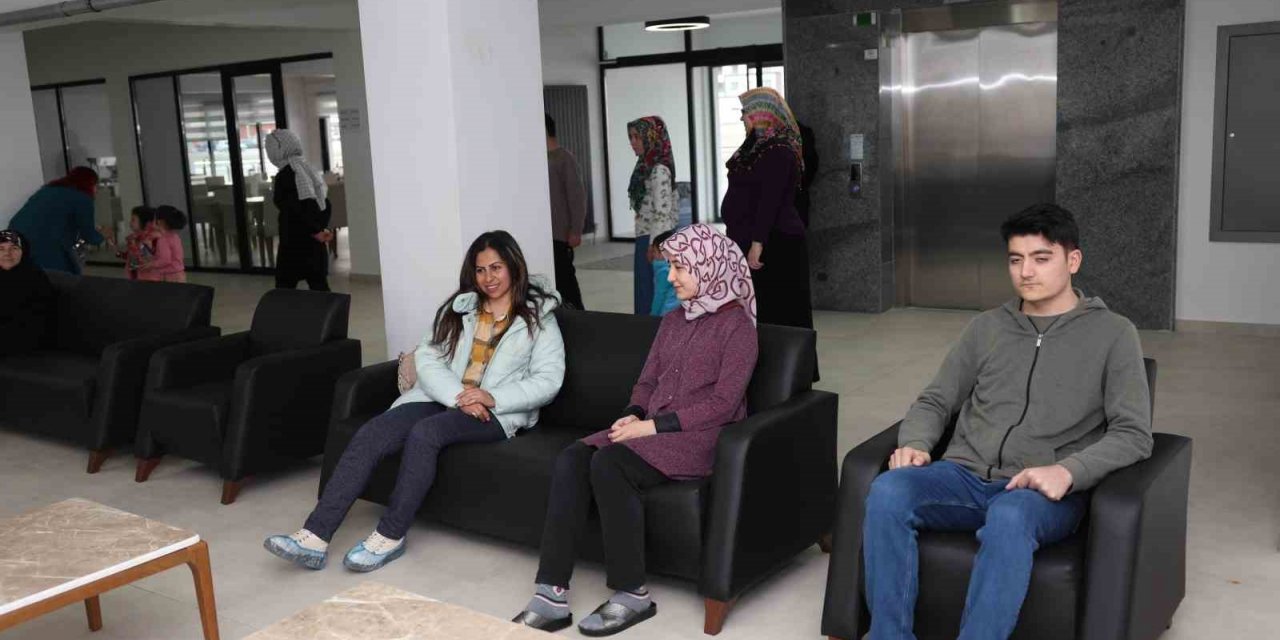 Kayseri Büyükşehir, tedavi gören depremzede yakınlarını misafirhanede ağırlıyor