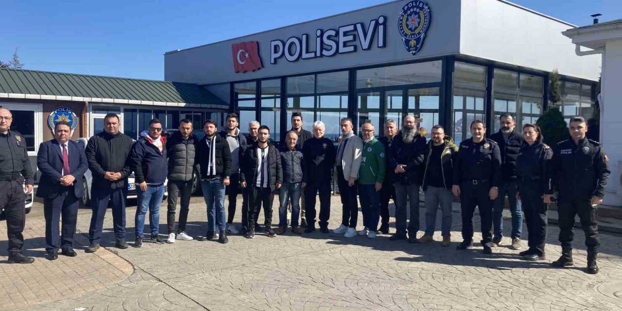 Giresun Emniyet Müdürü Recep Güzelyazıcı, taraftar grubu temsilcileriyle bir araya geldi