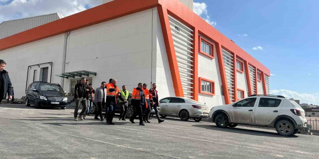 Yeni yapılan Yemek fabrikasında günlük 100 bin kişilik yemek üretiliyor