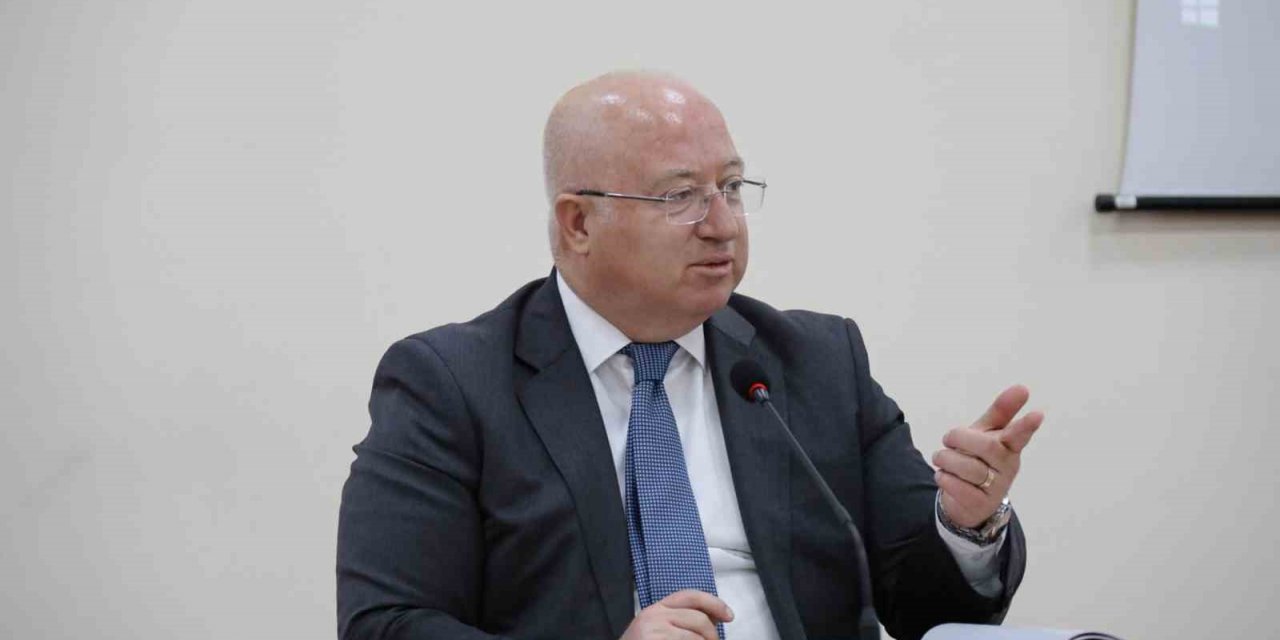Başkan Gümüş’ten meclis üyelerine deprem bilgilendirmesi