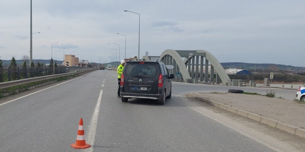 Bafra’da ışıklı kavşak denetimi: 13 bin TL ceza