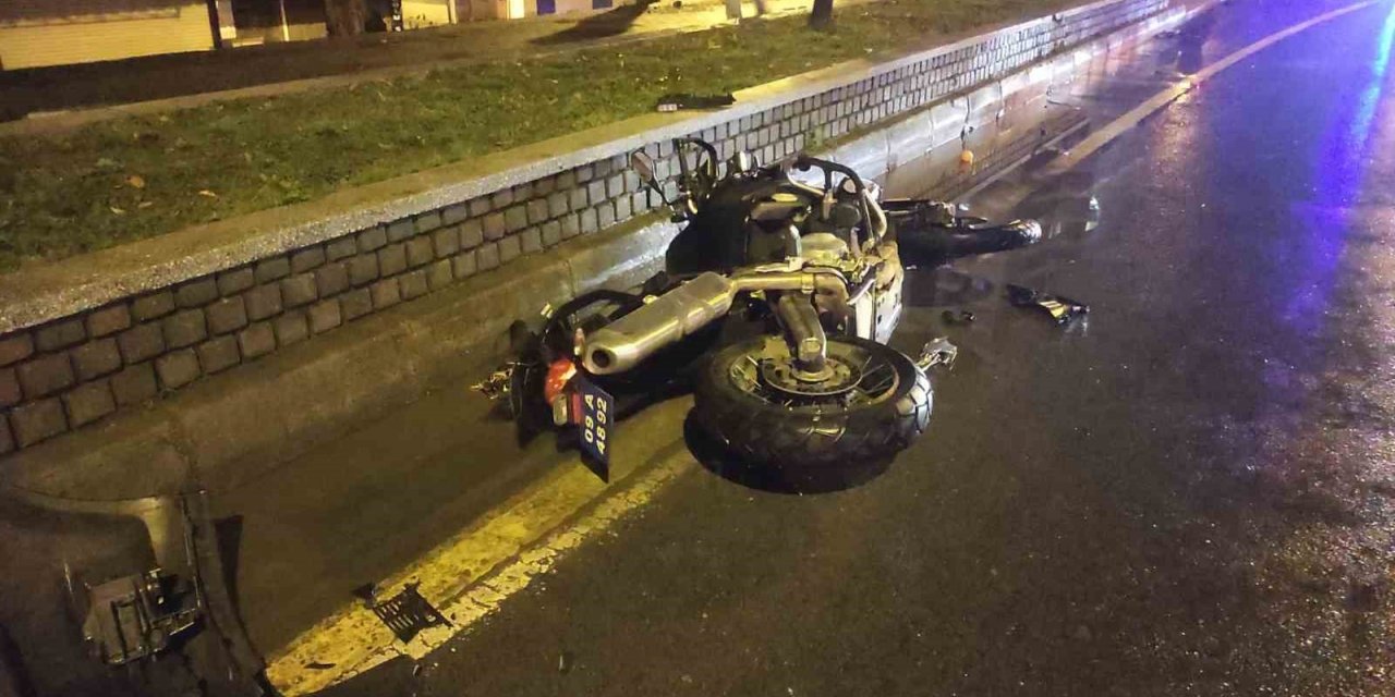 Aydın’da motosikletli polis timi otomobille çarpıştı: 2 polis yaralı