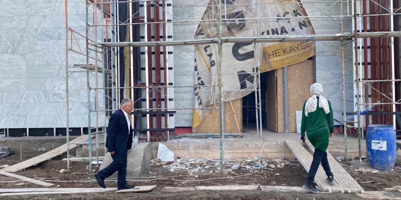 Başkan Büyükkılıç, büyükşehir ile hayırsever iş birliğinde yaptırılan cami inşaatını inceledi