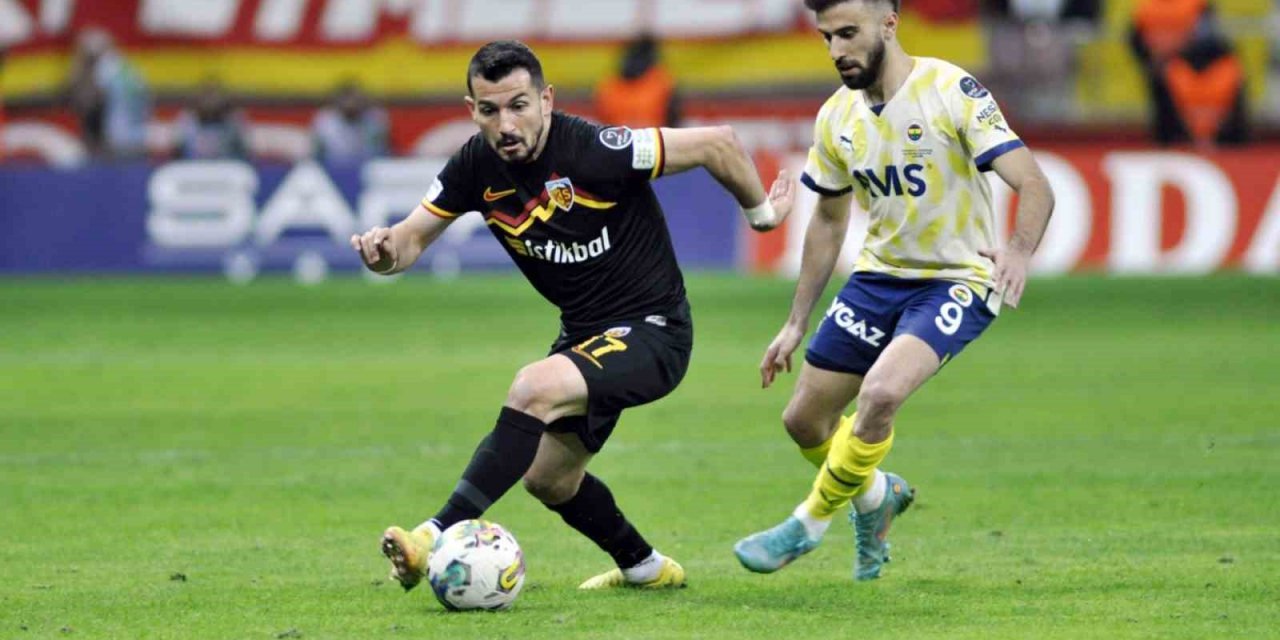 Kayserispor - Fenerbahçe maçını 12 bin 370 taraftar izledi