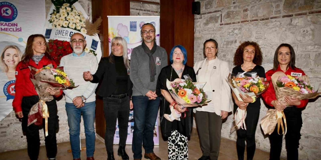 Kuşadası’nda “Kadınlar Her Yerde” isimli söyleşi gerçekleştirildi