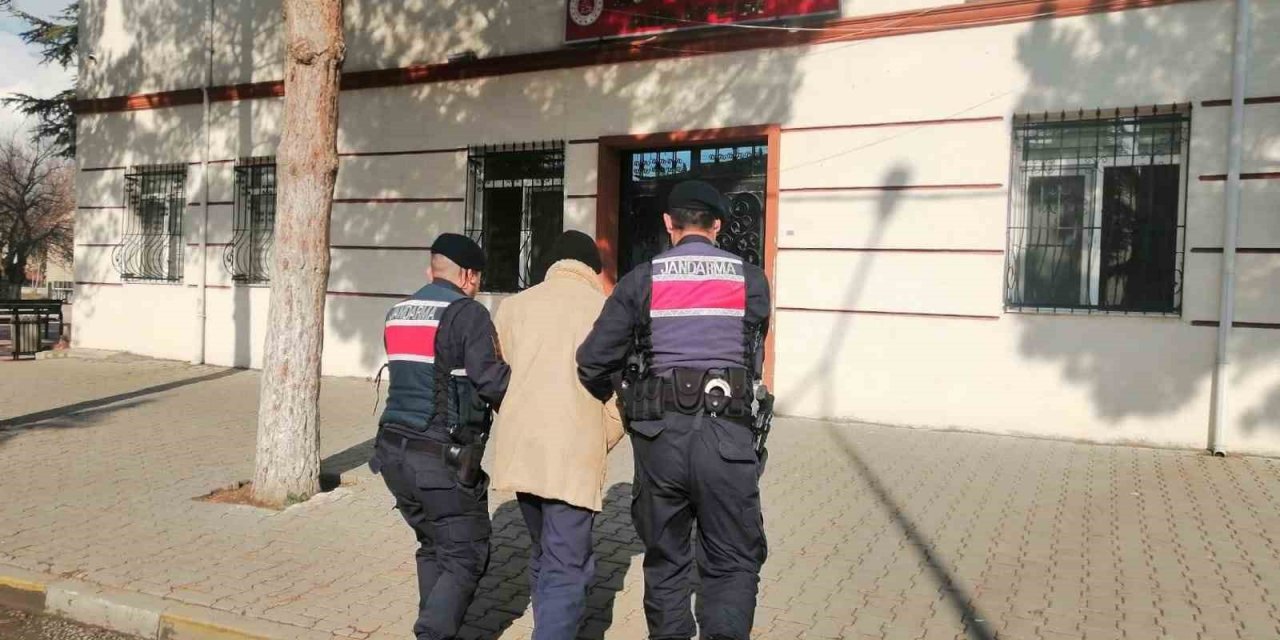Jandarma ekiplerince yakalanan firari şahıs tutuklandı