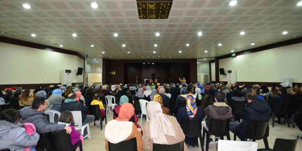 Eğitimci Yazar Dilek Cesur Gedizlilerle buluştu