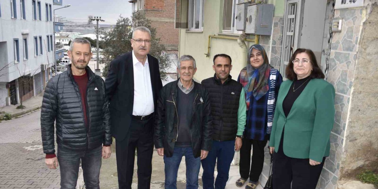 Başkan Özkan depremzede ailenin misafiri oldu, küçük kızlarının doğum gününü kutladı