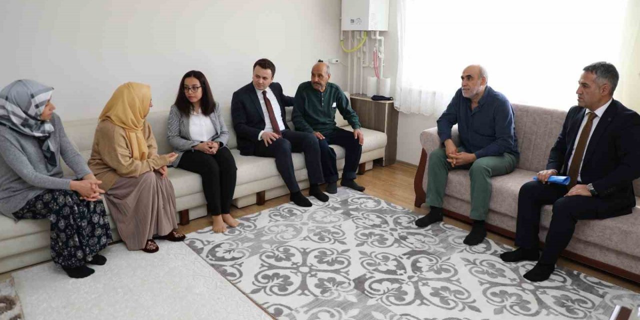 Erzincan’a gelen afetzede aileler ziyaret edildi