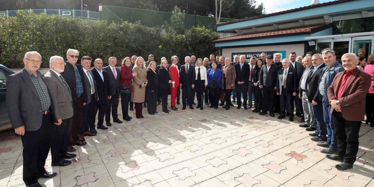 Başkan Erdem kaçak yapıyla mücadele için muhtarlardan destek istedi