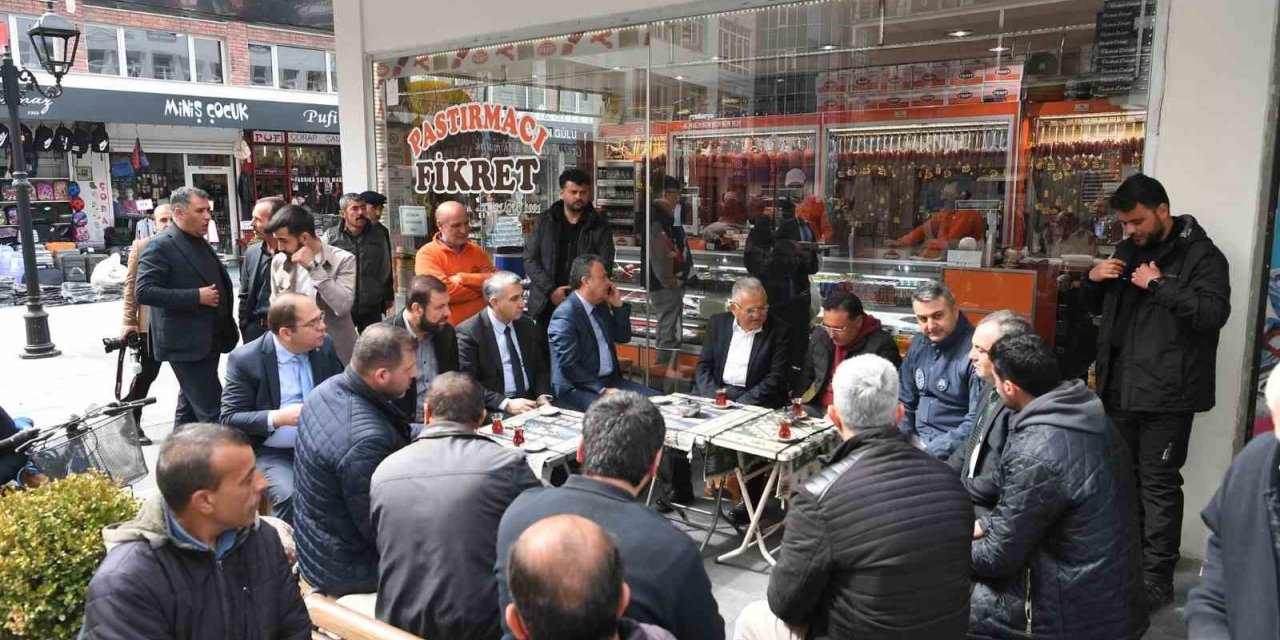 Başkan Büyükkılıç, Vali Çiçek ile birlikte esnaf ziyaretinde