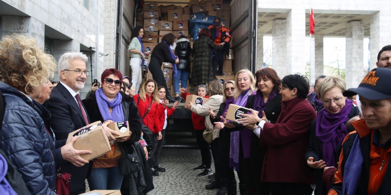 Nilüfer’de 8 Mart Dünya Kadınlar Günü’nde deprem bölgesine hijyen tırı