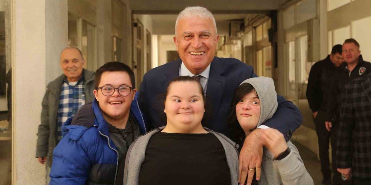 Başkan Atay, Kadınlar Günü’nde özel bireyler ile bir araya geldi