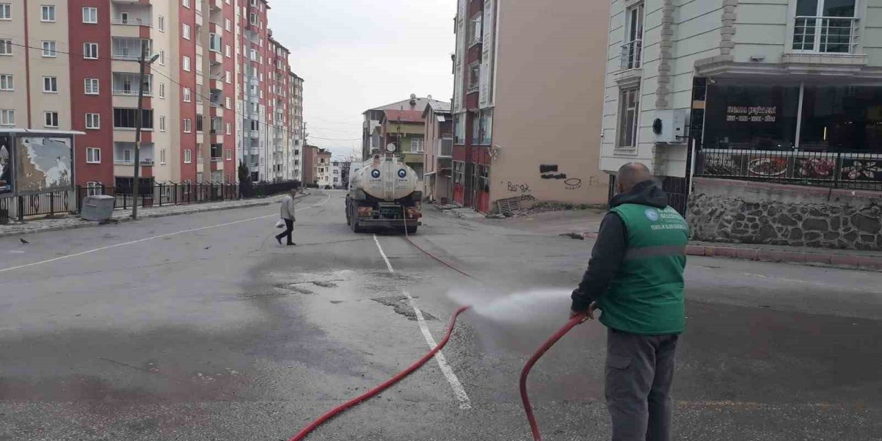 Canik’te cadde ve sokaklarda yoğun mesai