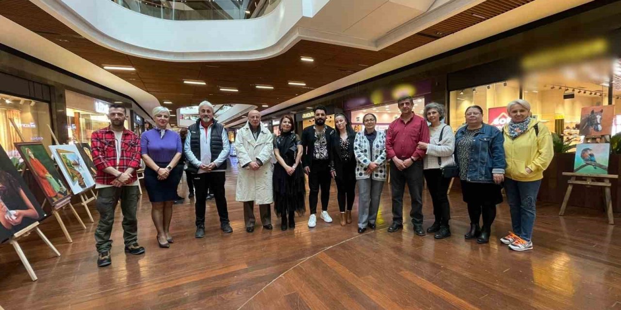 8 Mart’a özel karma sergi