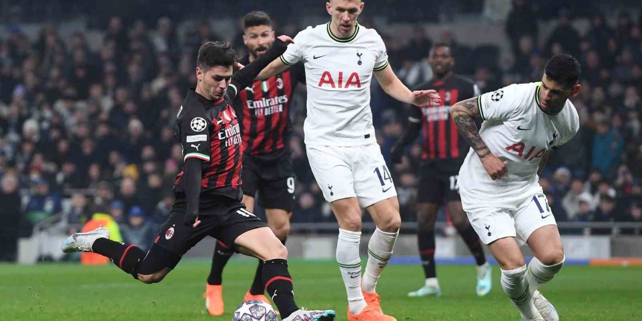 Milan, Şampiyonlar Ligi’nde çeyrek final biletini aldı
