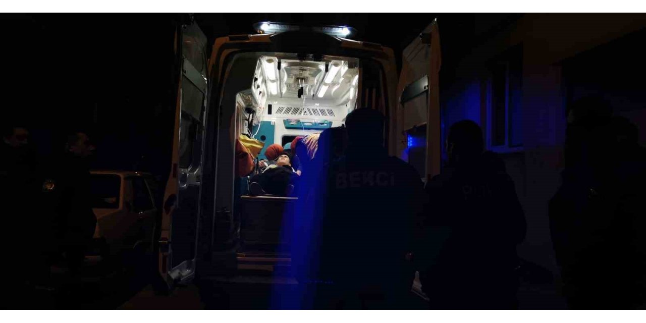 Gençlerin bıçaklı kavgasında 1 kişi ağır yaralandı