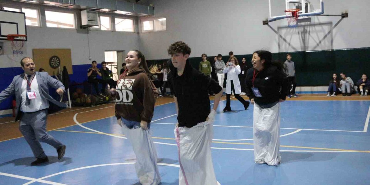 Yabancı öğrenciler Türk kültürünü öğrendiler