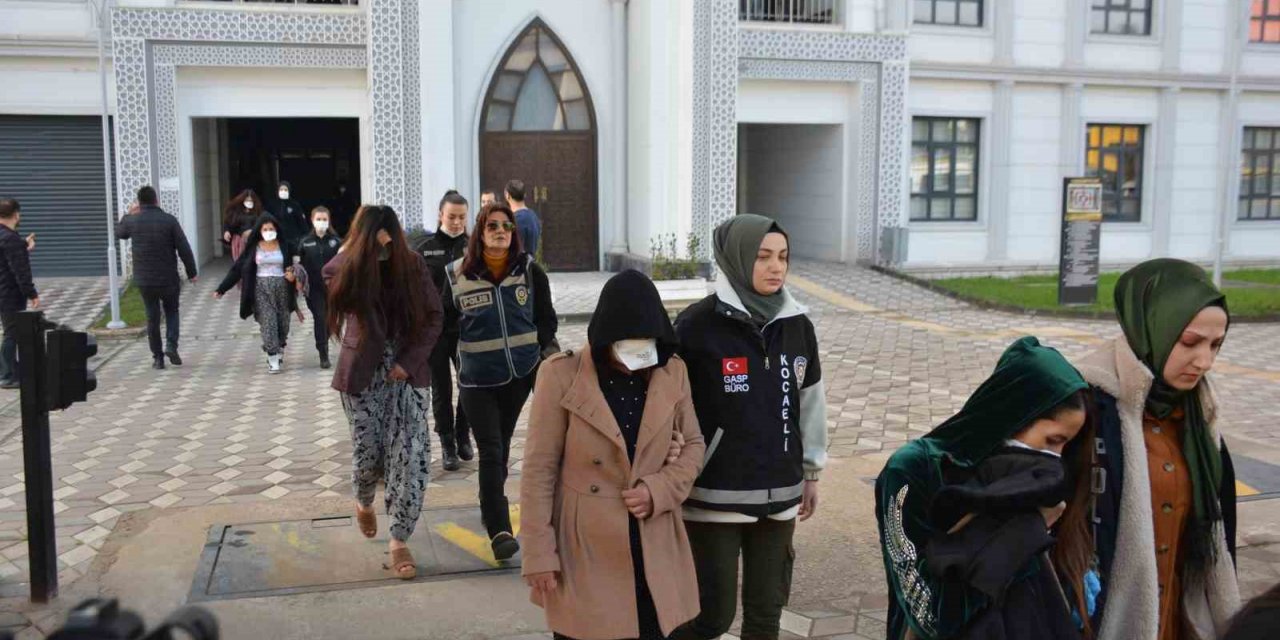 ’Altın Kızlar’ baltayı taşa vurdu: 8 milyonluk vurgununun şüphelileri adliyede