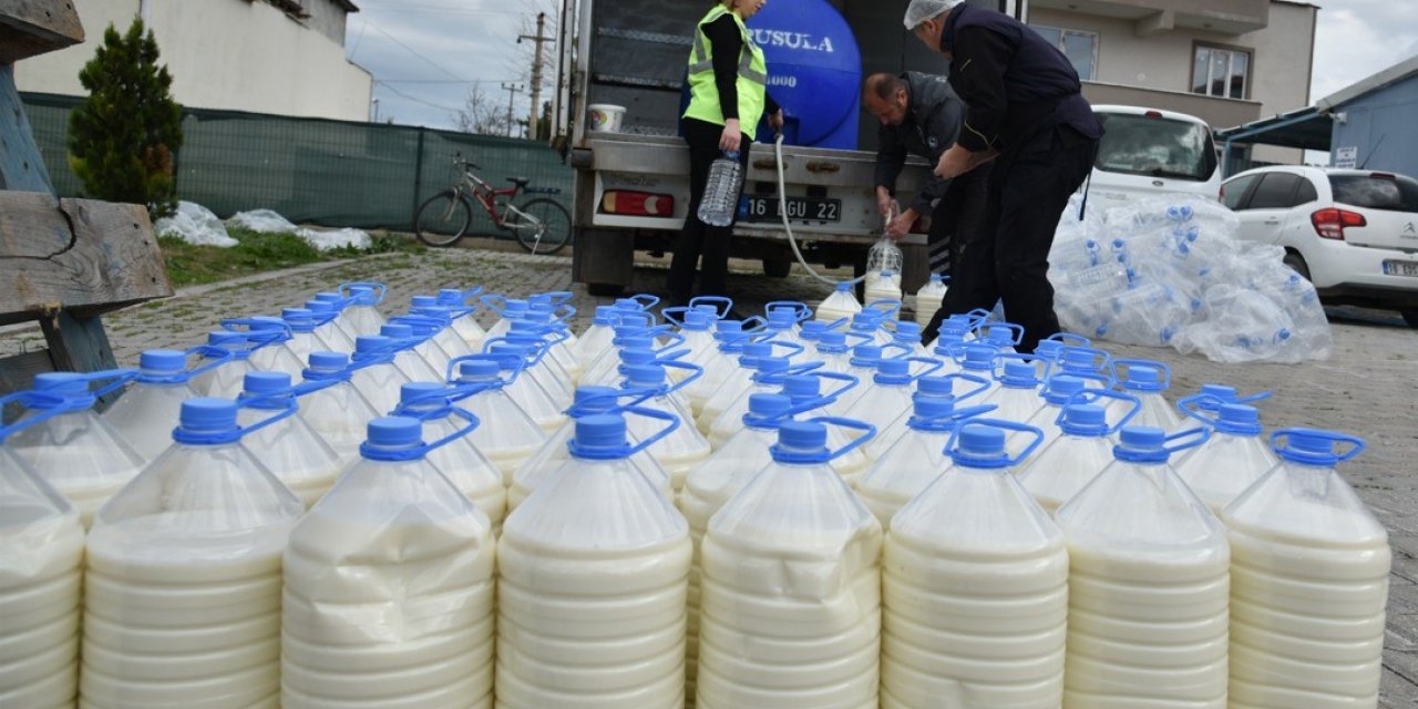 Süt üreticilerinden depremzedelere süt desteği