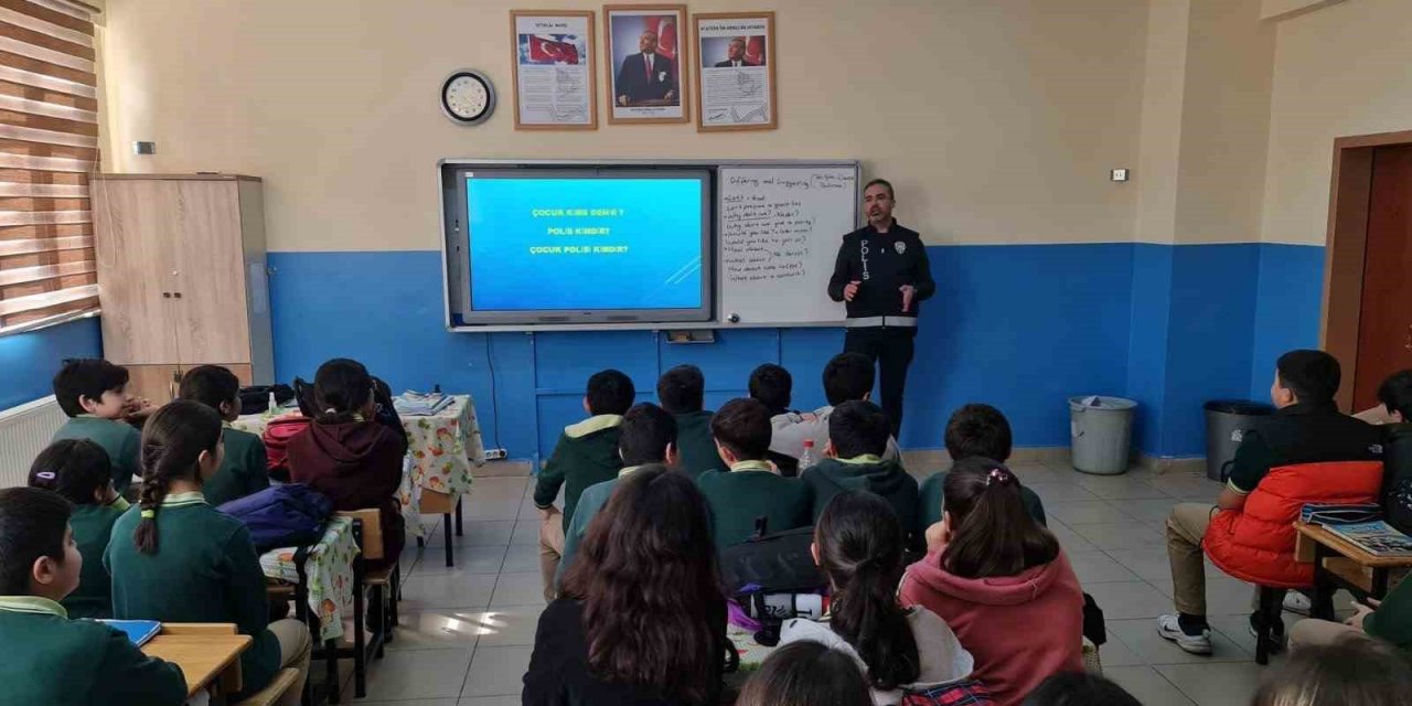 Kars’ta öğrencilere akran zorbalığı anlatıldı