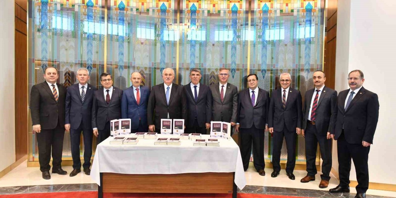Yargıtay Başkanı Akarca, “Hukuk Rehberi”nin tanıtımına katıldı