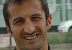 Tabii ki kalmak isterim