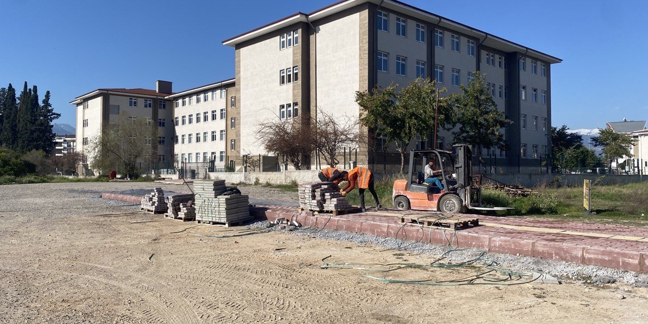 Konyaaltı’nda temel hizmetler aralıksız sürüyor