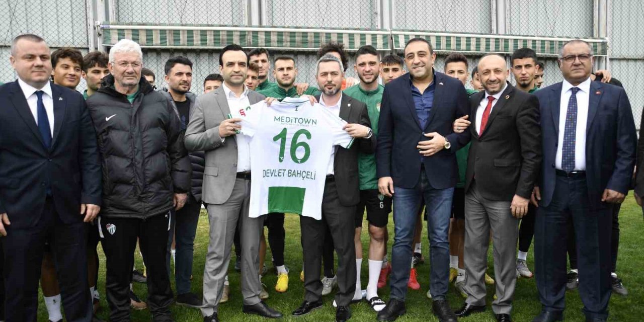 Bursaspor’dan Devlet Bahçeli’ye forma