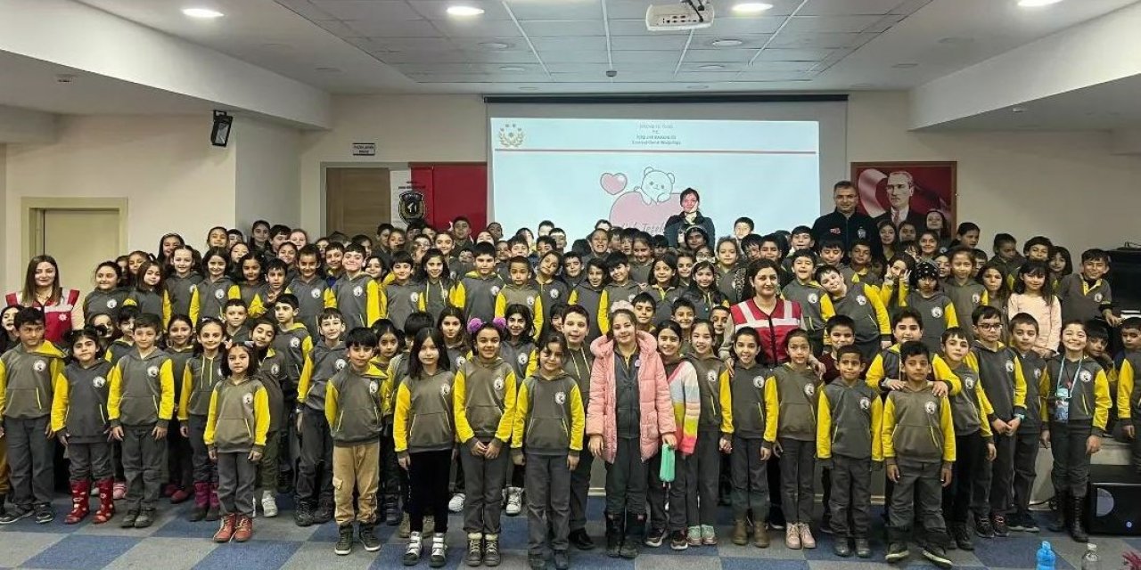 Öğrencilere suçtan korunma yöntemleri anlatılıyor