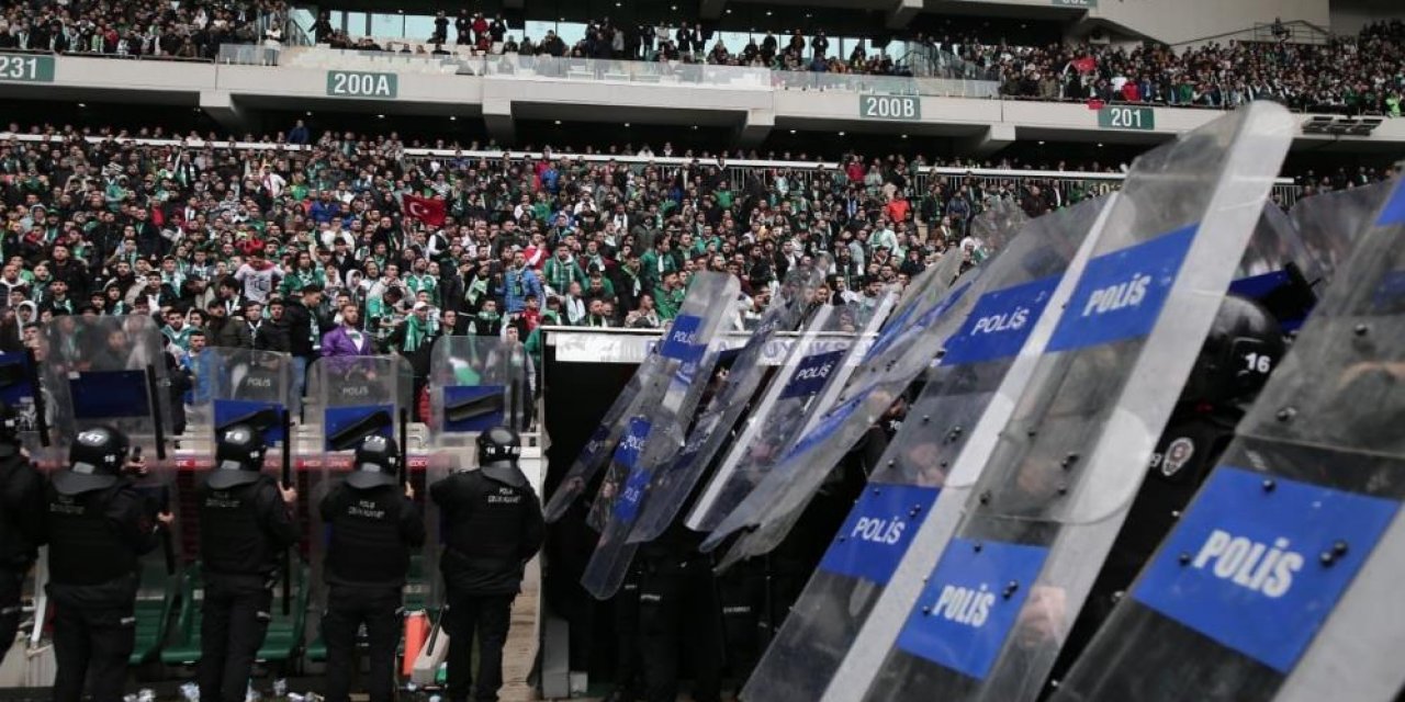 PFDK'dan Bursaspor’a 9 maç seyircisiz oynama cezası