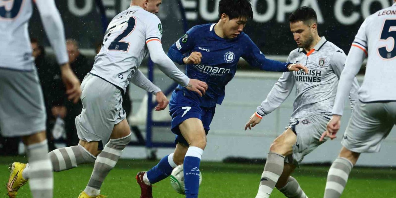 UEFA Avrupa Konferans Ligi: Gent: 1 - Medipol Başakşehir: 1 (İlk yarı)