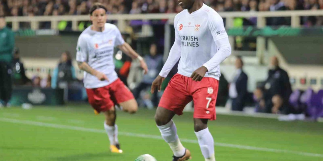 Max Gradel kırmızı kart gördü, rövanş maçında yok