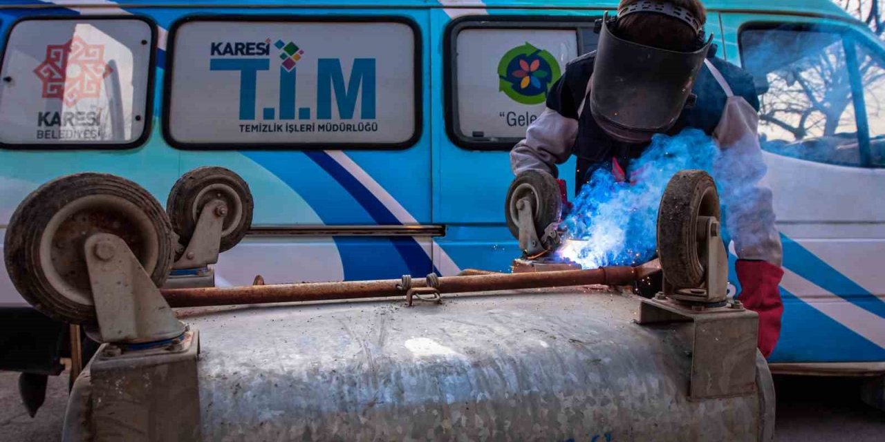 Karesi’de 1 yılda 900 yeni çöp konteynırı dağıtıldı