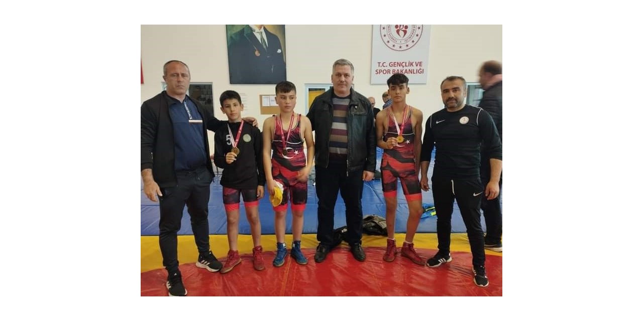 Güreşte Manisa’yı Sarıgöl Mustafa Metin İmam Hatip Ortaokulu temsil edecek