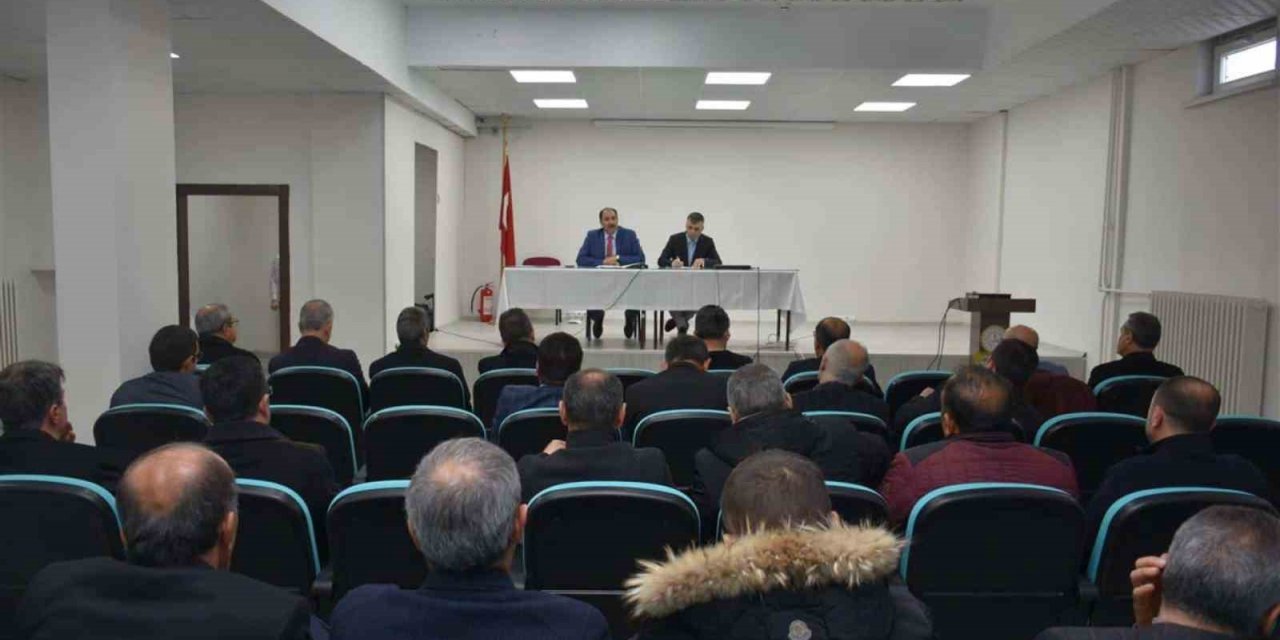 Lise müdürleri ile eğitim değerlendirme toplantısı yapıldı