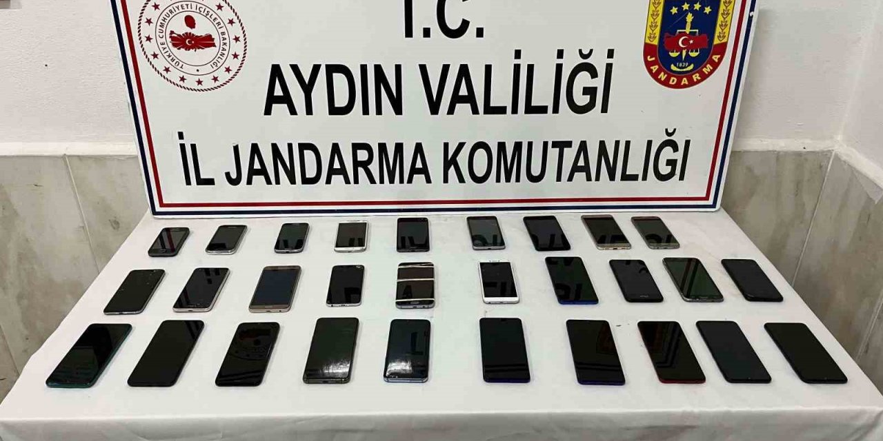 Didim’de 29 adet kaçak cep telefonu ele geçirildi