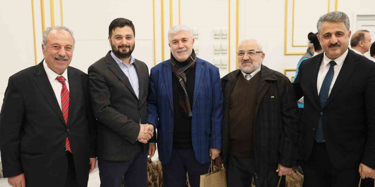 Kağıthane’de istişare toplantıları eski ve yeni dönem meclis üyeleri ile devam ediyor