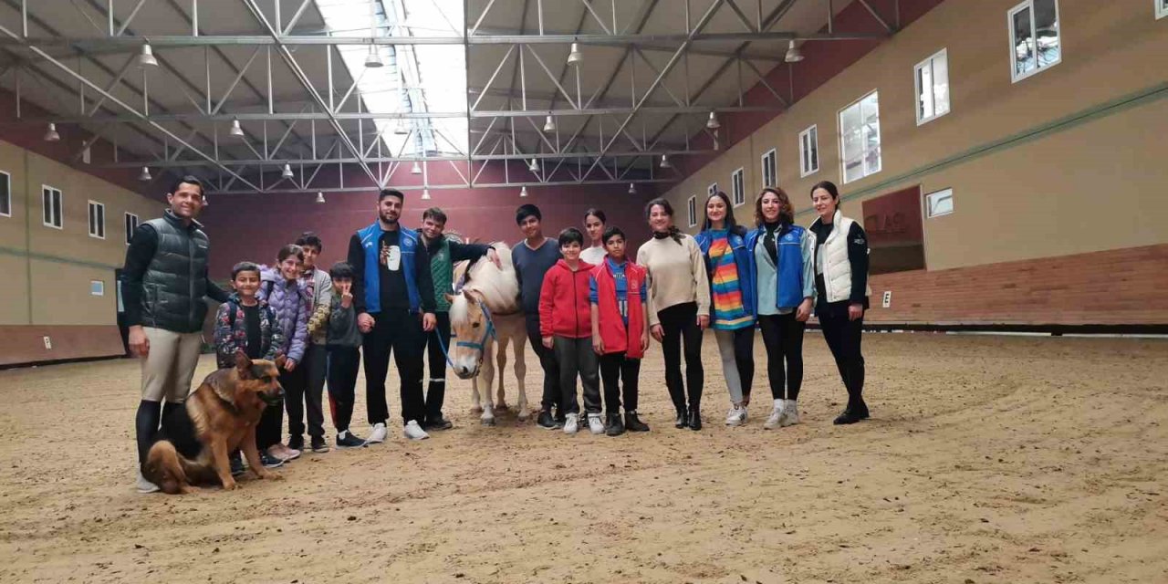 Muğla’da depremzede çocuklara moral etkinliği